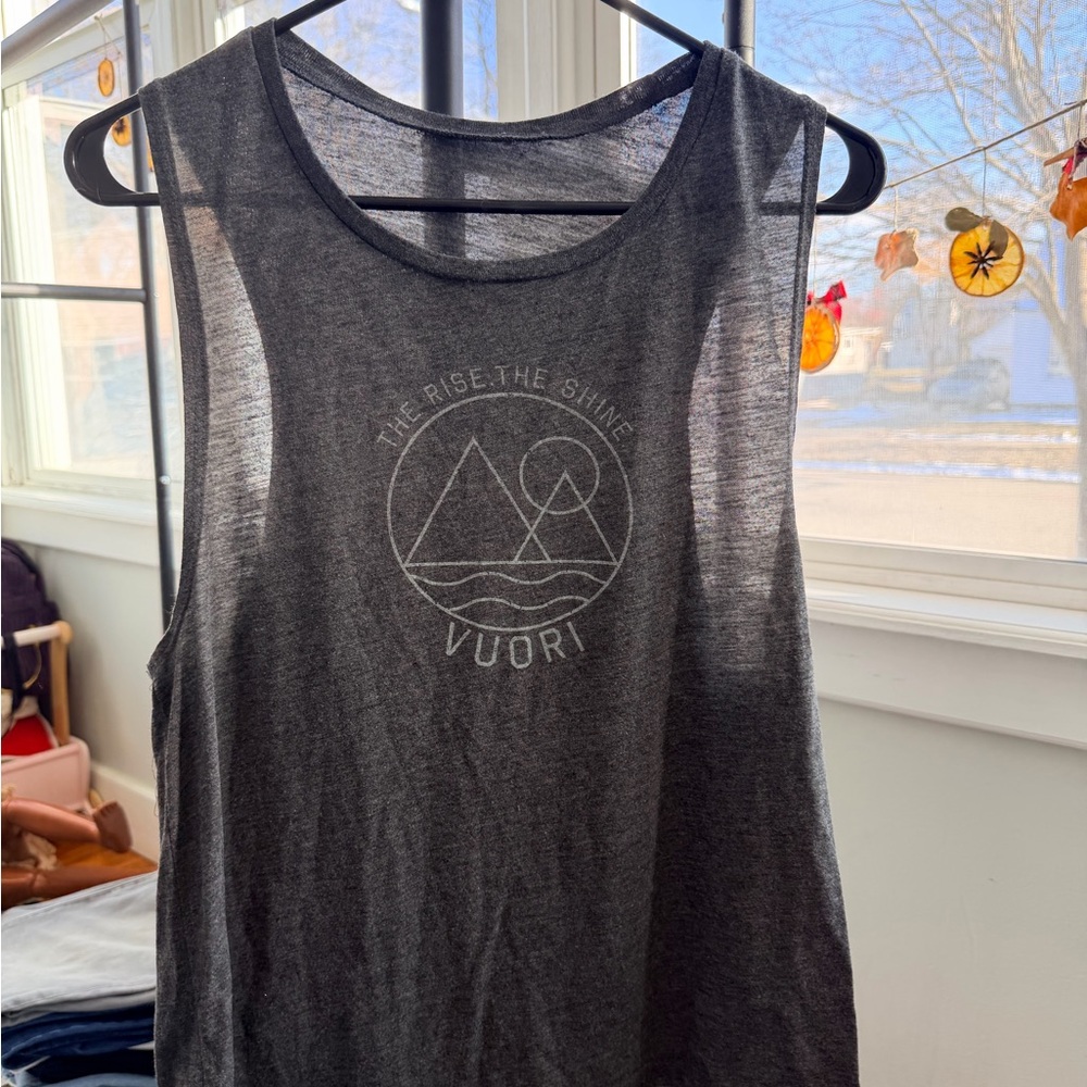 Vuori Women's Charcoal Muscle Tee